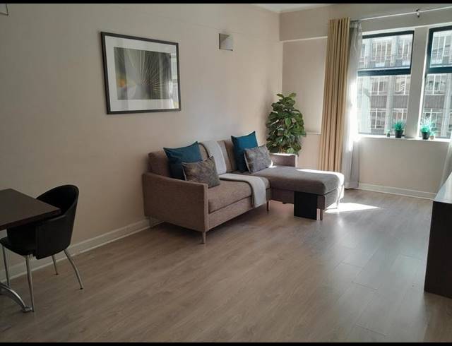 1 BEDROOM APARTMENT FOR SALE IN CAPE TOWN CITY CENTRE